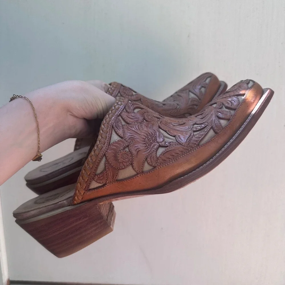 Carrie Cameron Art Leather Mules Tan Brown Tooled Floral Square Toe Mens 11D